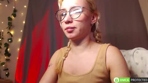 Mia online show from March 16, 12:42 pm