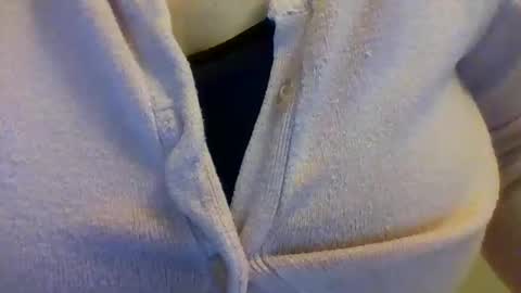 layannalea online show from October 31, 8:15 am