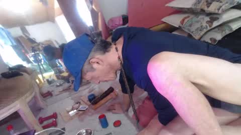 Laye19 online show from January 27, 3:28 pm