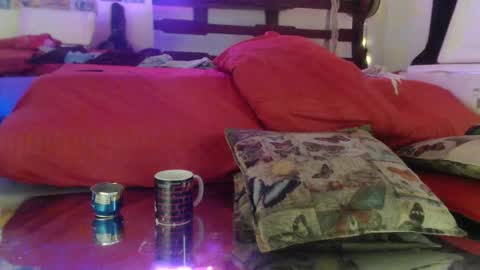 Laye19 online show from March 2, 3:37 pm