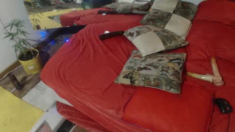 Laye19 online show from March 1, 1:43 am