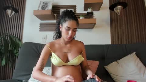 Layla online show from March 9, 8:13 pm