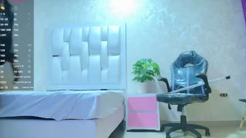 L A Y L A online show from April 13, 1:04 pm