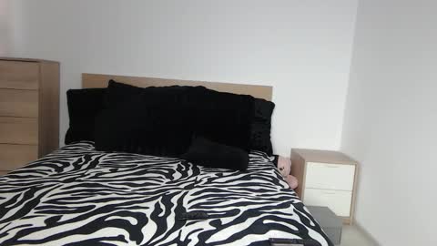 Layla online show from October 12, 10:08 am