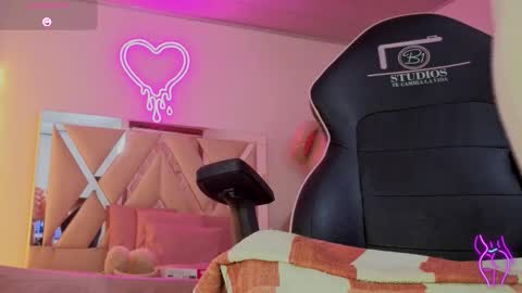 laylafoxy_tay online show from November 3, 3:18 am