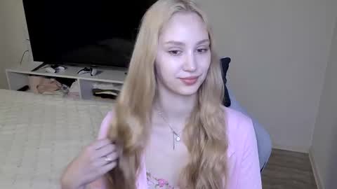 LaylaPretty001 online show from April 28, 4:28 am