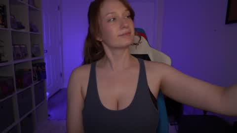 Layla Universe online show from June 2, 1:40 am