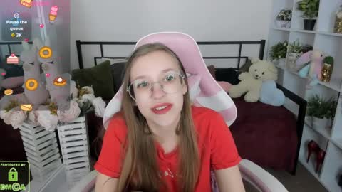 layriantavee online show from April 8, 6:38 am