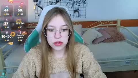 layriantavee online show from April 12, 8:29 am