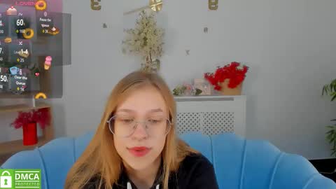 layriantavee online show from October 7, 6:31 am