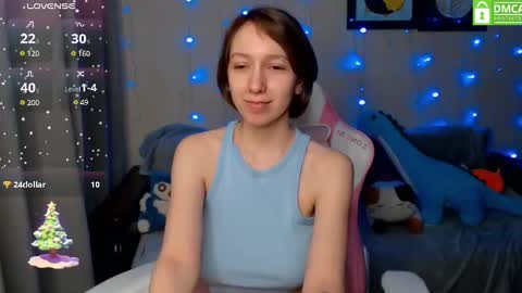 Snapshot of leah__gotty chatting on December 17, 5:36 pm Leah  Gotty online show from December 17, 5:36 pm