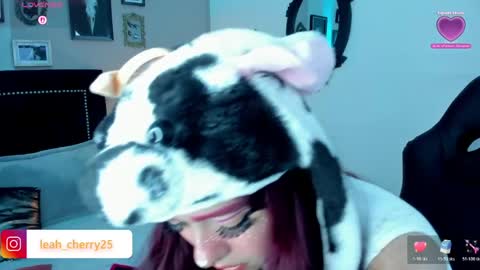Leah online show from May 15, 10:50 pm