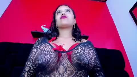 Leah online show from December 19, 6:01 am