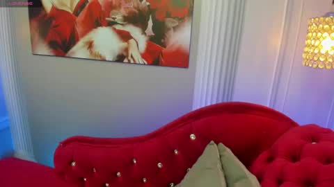 LEAH online show from April 18, 3:19 am