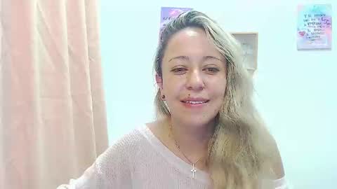 Snapshot of leah_susman chatting on December 3, 1:47 am leah_susman online show from December 3, 1:47 am