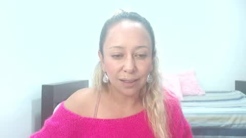 Snapshot of leah_susman chatting on October 15, 1:31 am leah_susman online show from October 15, 1:31 am