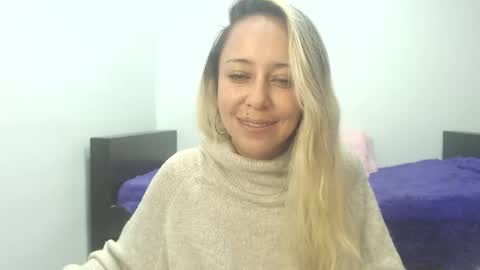 Snapshot of leah_susman chatting on September 26, 2:08 am leah_susman online show from September 26, 2:08 am