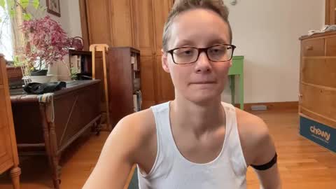 Lee online show from February 13, 4:39 pm