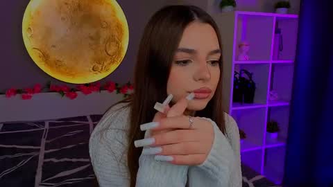 Sophie online show from April 13, 7:07 pm