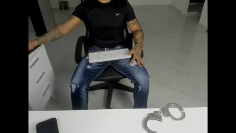 leather_king_of_bitches online show from April 6, 12:41 am