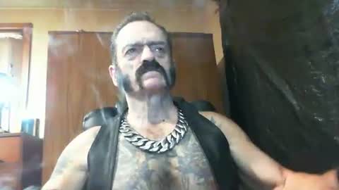 Snapshot of leathergreaser chatting on February 25, 9:48 pm leathergreaser online show from February 25, 9:48 pm