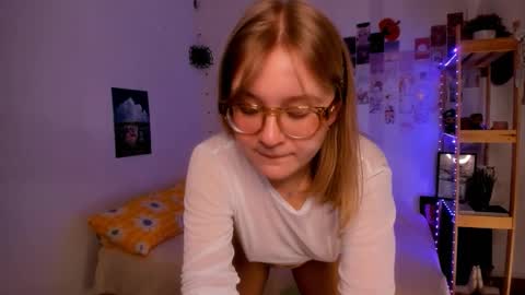 Ellie online show from November 28, 7:26 am