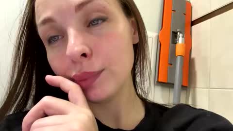 Snapshot of lecherous_wife chatting on September 23, 7:20 pm Anna  online show from September 23, 7:20 pm