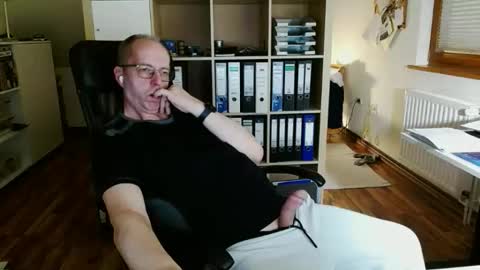 Dave online show from April 14, 9:51 pm