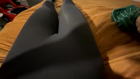 leggingslover7 online show from February 10, 6:35 pm