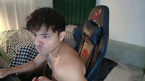  Lei  online show from June 2, 8:55 pm