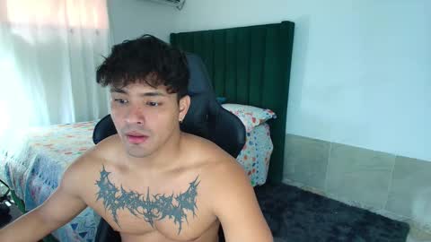  Lei  online show from February 26, 6:22 pm