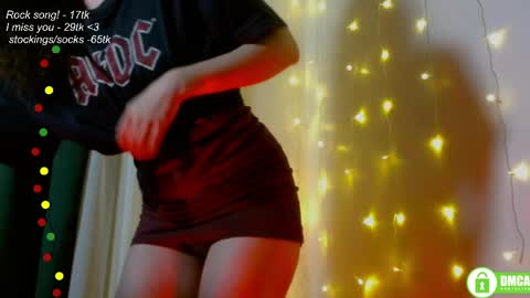 hey Im Leia and I love rock  online show from April 17, 7:38 pm