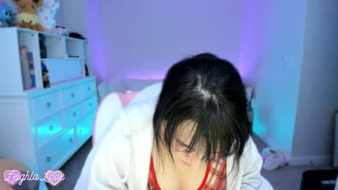 Leighla online show from March 5, 7:06 am