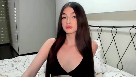 Leila online show from March 10, 11:27 pm