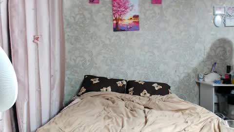 leila_bambi_ online show from October 9, 8:31 am