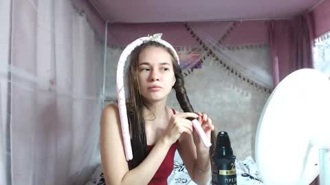 leila_bambi_ online show from November 16, 1:24 pm