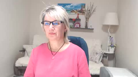 Leila Kinky online show from October 1, 10:25 am