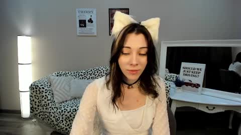 LeilaTaylors online show from April 9, 6:19 am