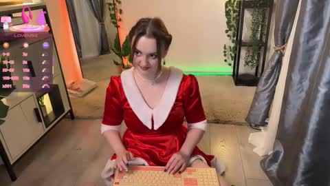 Lela online show from December 21, 4:13 pm