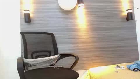 lelehott01 online show from June 11, 2:53 am