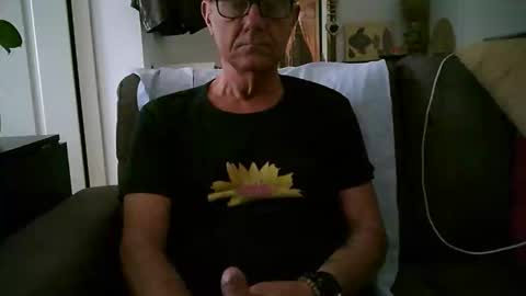 leleslave online show from April 21, 11:50 am