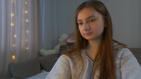 Lelia online show from May 12, 5:05 am