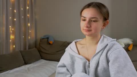 Lelia online show from February 2, 12:30 am