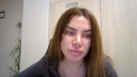 lena6122000 online show from March 6, 11:15 pm