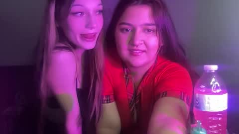 lenablooms online show from March 30, 3:17 am