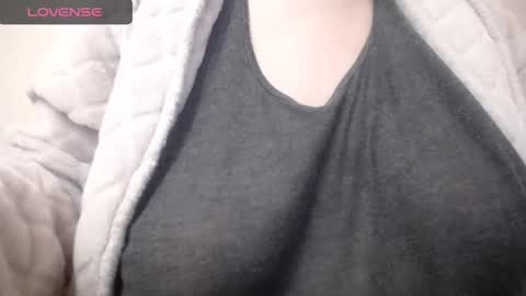 lenagolden online show from January 29, 2:53 pm