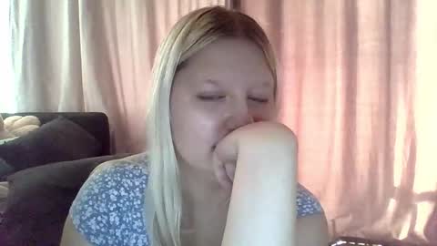 Lena online show from March 10, 6:51 am