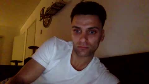 Snapshot of lendariokiss chatting on October 4, 12:19 am Armando online show from October 4, 12:19 am