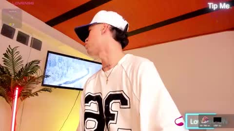 Lenner INDEPENDENT MODEL online show from December 4, 3:17 am