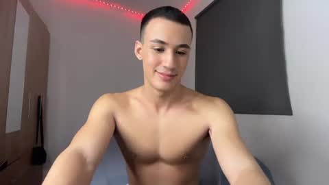 leo_delveyy online show from July 26, 8:23 am